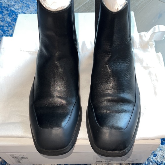 ❌SOLD❌ The Row
Garden Leather Short Boots 38 - Picture 11 of 17